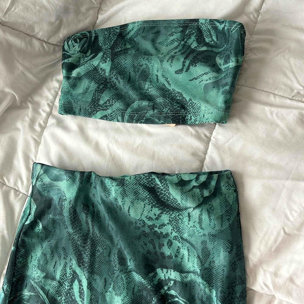 2 piece set skirt and shirt